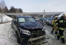 Оперативная помощь Mercedes-Benz и мотоциклисту после ДТП в Екатеринбурге operativnaya pomoshh i motocziklistu posle dtp v ekaterinburge-uralnovosti-ru-174265749900-0