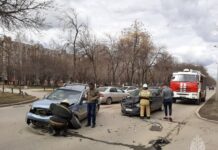 Оперативная работа МЧС России и Госавтоинспекции после ДТП в Сухом Логу Свердловской области operativnaya rabota mchs rossii i gosavtoinspekczii posle dtp v suhom logu sverdlovskoj oblasti-uralnovosti-ru-174325748100-0