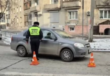 Пожилой мужчина получил помощь после ДТП на пешеходном переходе Екатеринбурга pozhiloj muzhchina poluchil pomoshh posle dtp na peshehodnom perehode ekaterinburga-uralnovosti-ru-174099648800-0