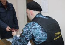 Свердловские судебные приставы нашли мужчину через балконы в Екатеринбурге sverdlovskie sudebnye pristavy nashli muzhchinu cherez balkony v ekaterinburge-uralnovosti-ru-174247042900-0