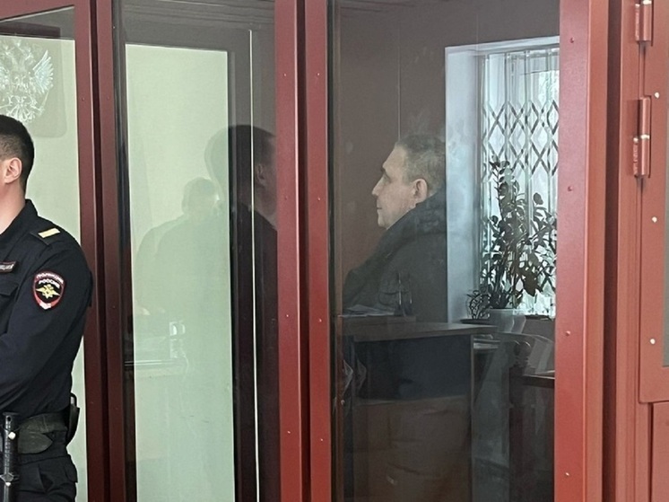 Свердловскому экс-министру продлили арест на два месяца