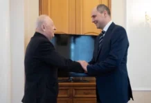 Денис Паслер ценит опыт Эдуарда Росселя для развития Свердловской области denis pasler czenit opyt eduarda rosselya dlya razvitiya sverdlovskoj oblasti-uralnovosti-ru-174410752400-0