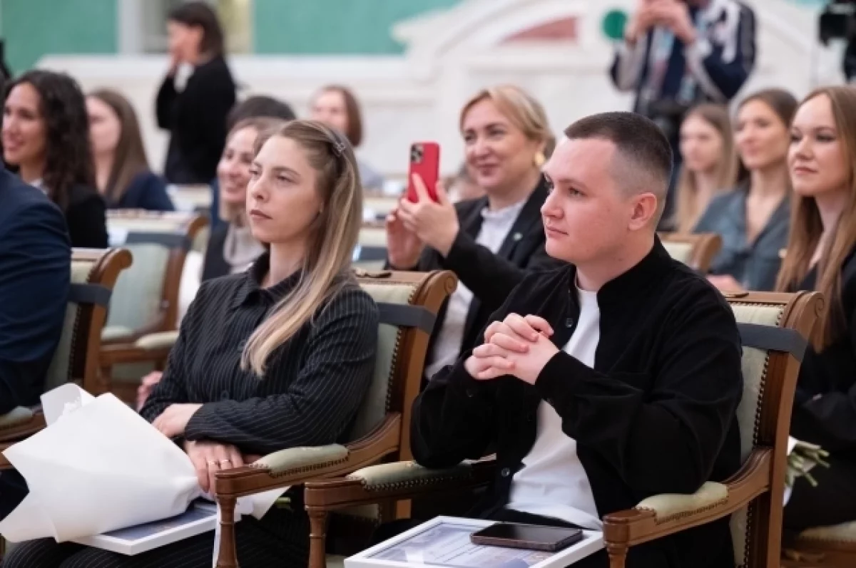 Денис Паслер и герои Урала вдохновляют регион через Вячеслава Кожевникова и Анну Тимину-0