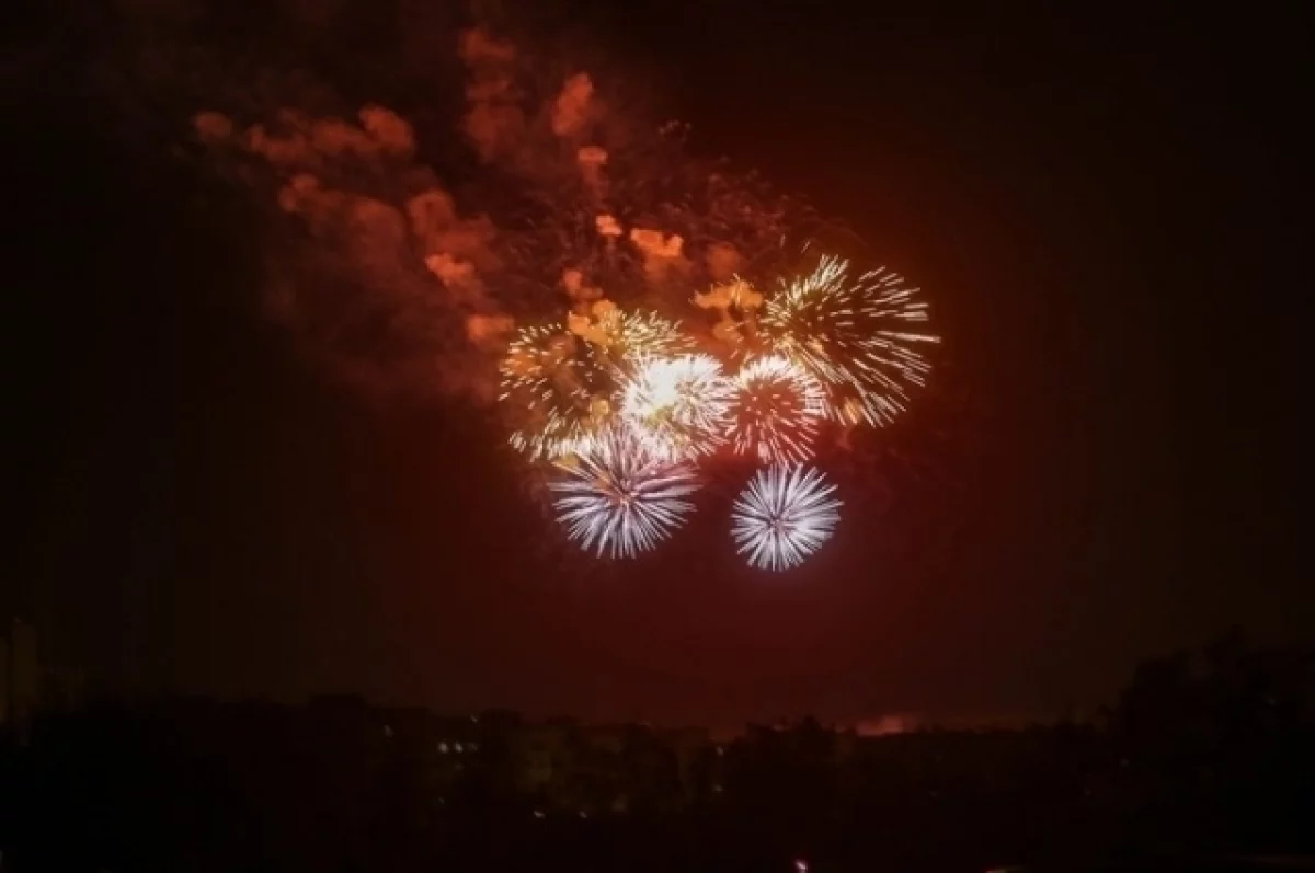 Екатеринбург встретит День Победы фейерверком над городским прудом-0