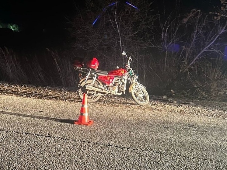 17-летний подросток на мопеде сбил мужчину в Курганской области