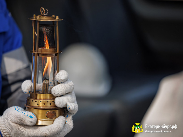 Состоялась церемония передачи Вечного огня в Мемориальный комплекса Среднеуральска