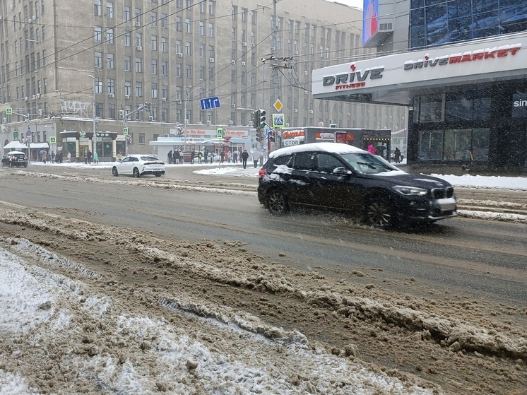 Свердловских водителей предупредили об ухудшении ситуации на дорогах