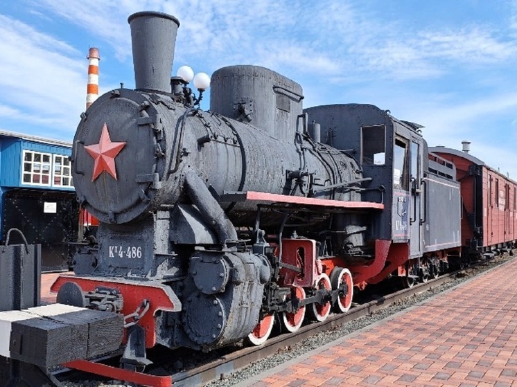 В Екатеринбурге школьников начали учить управлять ретролокомотивами