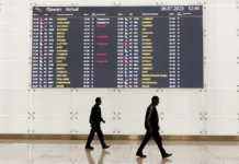 Атака беспилотников парализовала работу аэропортов Москвы ataka bespilotnikov paralizovala rabotu aeroportov moskvy-uralnovosti-ru-174841901600-0