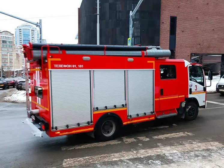 В Ивделе горел четырехквартирный жилой дом