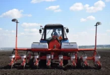 Денис Паслер дал старт посевной кампании в Свердловской области при поддержке МинАПК denis pasler dal start posevnoj kampanii v sverdlovskoj oblasti pri podderzhke minapk-uralnovosti-ru-174644093700-0