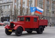 Екатеринбург празднует юбилей МЧС и Пожарной охраны парадом техники и Бессмертного полка ekaterinburg prazdnuet yubilej mchs i pozharnoj ohrany paradom tehniki i bessmertnogo polka-uralnovosti-ru-174604709500-0