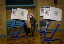 Эксперты НОМ и НИУ ВШЭ обсуждают будущее политики США с Дональдом Трампом eksperty nom i niu vshe obsuzhdayut budushhee politiki ssha s donaldom trampom-uralnovosti-ru-174774265400-0