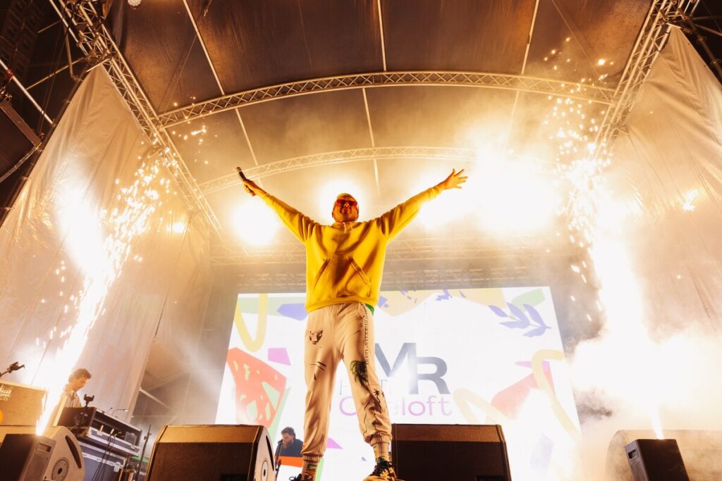 Алексей Вихарев и его жена Яна приняли участие в Summer Fest by Oneloft в Екатеринбурге