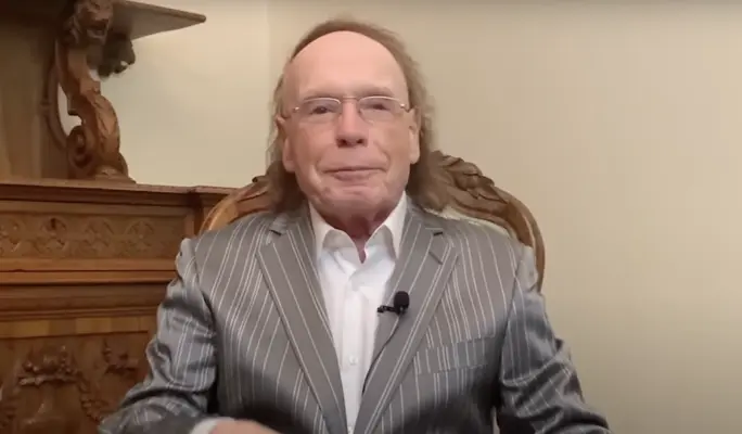 Как Сафронова: мошенники развели Радзинского на баснословную сумму