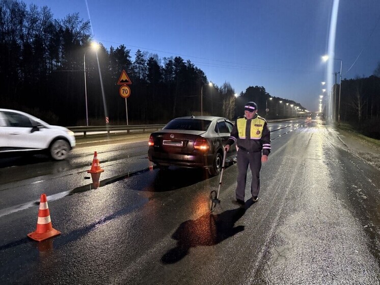 Автомобиль насмерть сбил пешехода на дублере Сибирского тракта