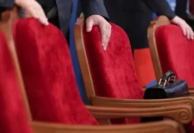 Георгий Филимонов и Юлия Шевцова ушли в отставку после TikTok-скандала georgij filimonov i yuliya shevczova ushli v otstavku posle skandala-uralnovosti-ru-174775357500-0