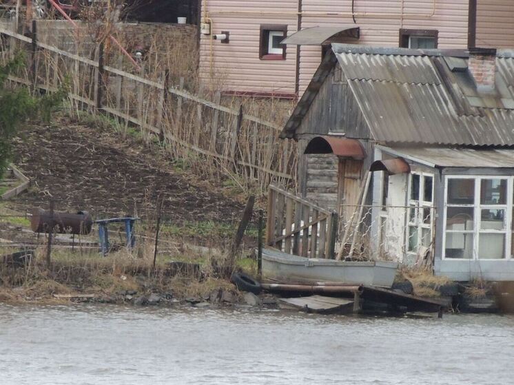 Под Нижним Тагилом затопило сады