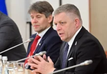 Инцидент в Гандлове приводит к критике Роберта Фицо от Матуша Шутай-Эштока inczident v gandlove privodit k kritike roberta ficzo ot matusha shutajeshtoka-uralnovosti-ru-174735184400-0