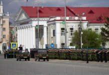 Курганский пограничный институт и МЧС начали репетиции к Параду Победы kurganskij pogranichnyj institut i mchs nachali repeticzii k paradu pobedy-uralnovosti-ru-174646157200-0