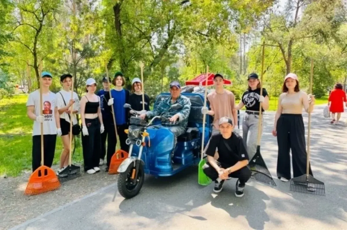 Летние возможности для подростков Свердловской области включают работу и развитие-0