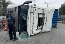 На трассе Пермь – Екатеринбург произошла авария с грузовиком Scania, действия УГИБДД na trasse perm ekaterinburg proizoshla avariya s gruzovikom dejstviya ugibdd-uralnovosti-ru-174706398200-0