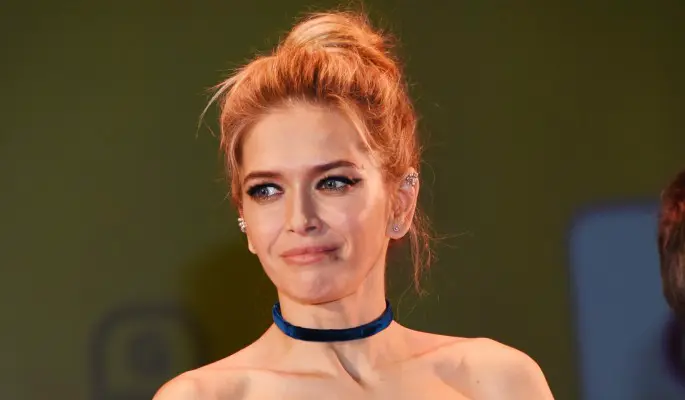 Рыдает в машине: Брежнева выступила с заявлением после развода с Меладзе