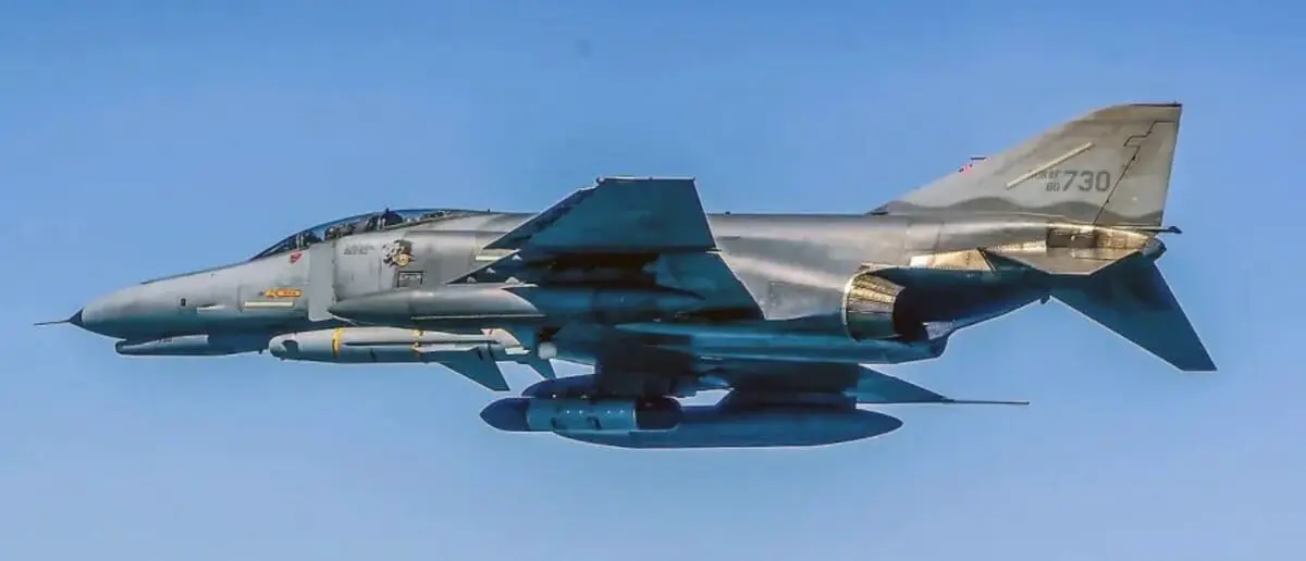 Starfighters International преобразует F-4E Phantom в платформу для запуска кубсатов-0