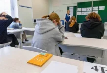 Рособрнадзор и Анзор Музаев подвели итоги первых дней ЕГЭ 2025 года rosobrnadzor i anzor muzaev podveli itogi pervyh dnej ege 2025 goda-uralnovosti-ru-174859700600-0