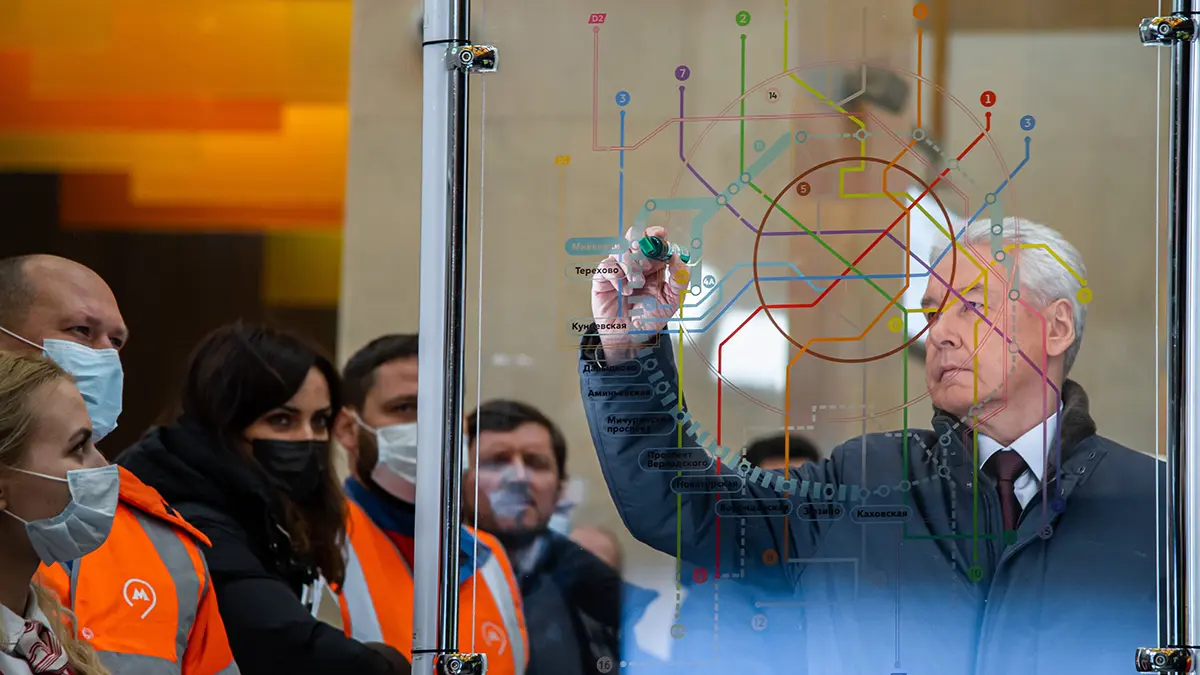 Сергей Собянин поздравил работников столичной подземки с 90-летием метро