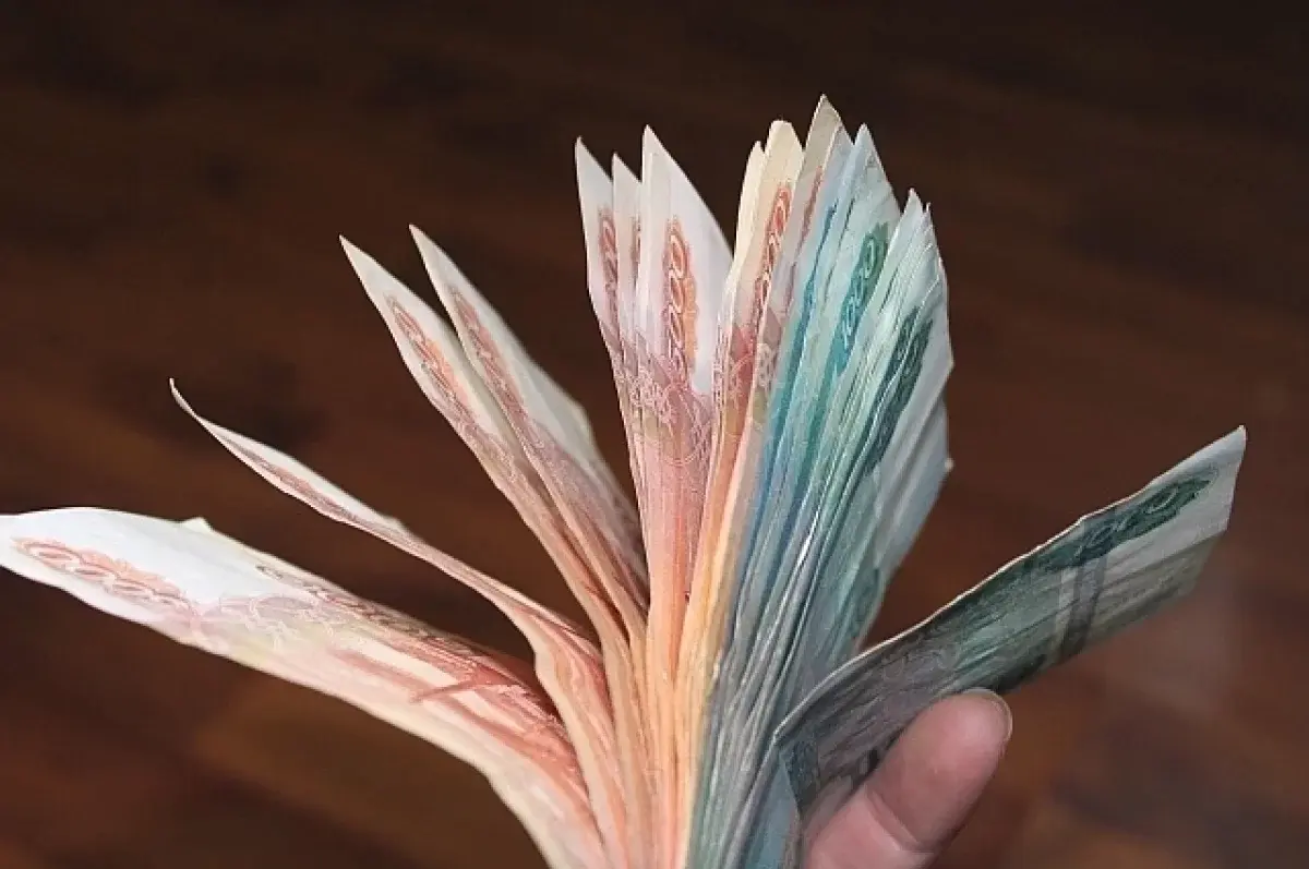 В аэропорту Кольцово задержали владельца магазинов из Курганской области с крупной наличностью-0