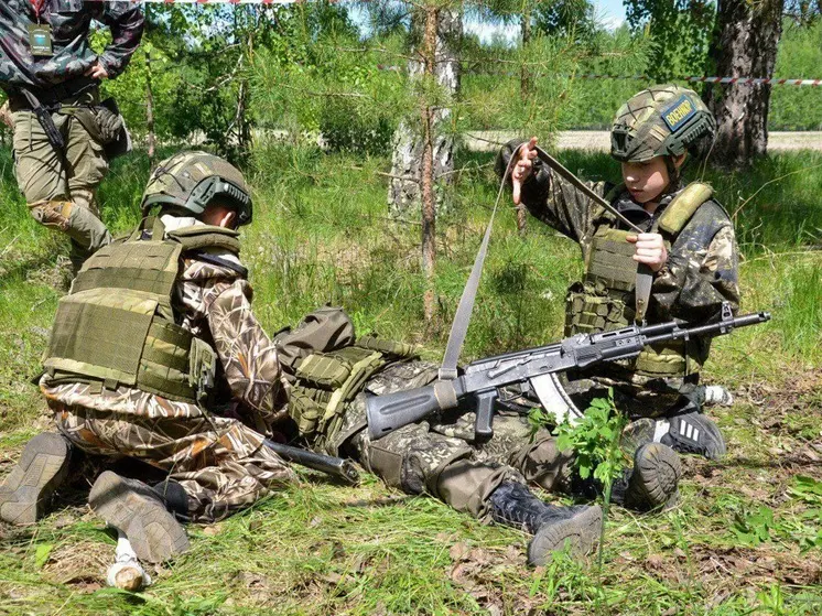 Знаменитую военно-спортивную игру «Зарница» провели в лазере «Лазурный» в Зауралье