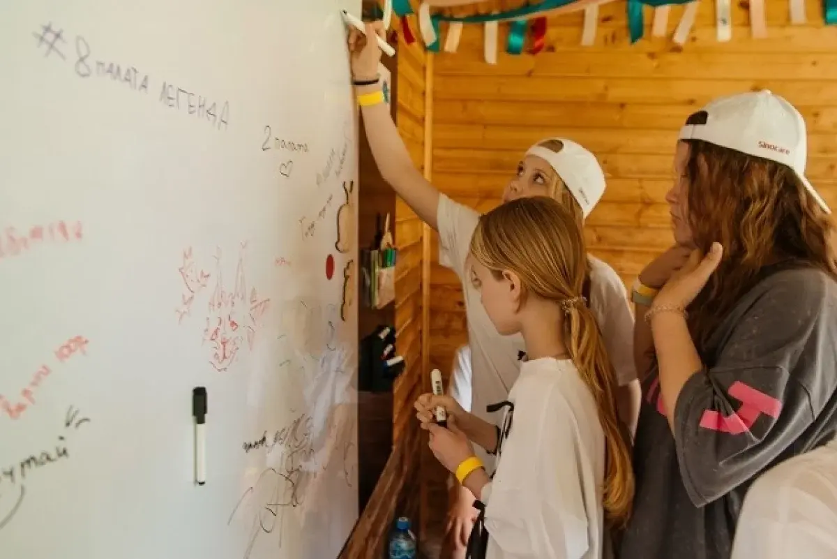 Алексей Долгов и УБРиР подарили радость детям ОДКБ на празднике у озера Балтым-0