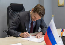 Алексей Вихарев оказывает поддержку семьям бойцов СВО aleksej viharev pomog poluchit vyplaty1_uralnovosti