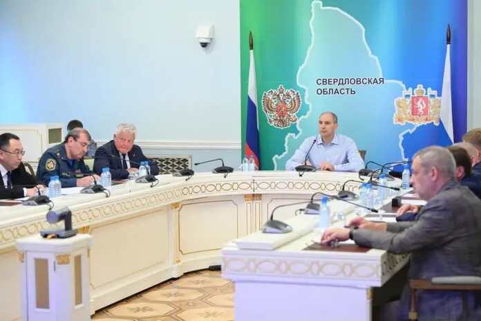 Денис Паслер координирует работу МЧС и медиков для помощи пострадавшим в Серове-0