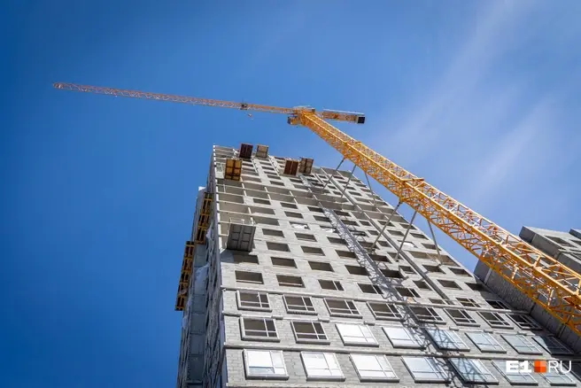 Экономисты отмечают, что сейчас застройщики находятся в тяжелом положении, а значит, отменять мораторий на взыскание штрафов с них рано | Источник: Владислав Лоншаков / E1.RU