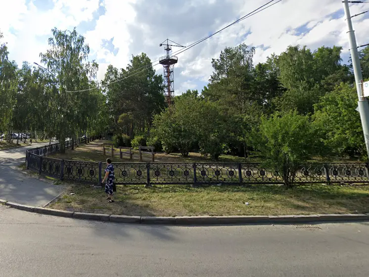 Экстремалка получила травмы при прыжке с вышки в парке Чкалова