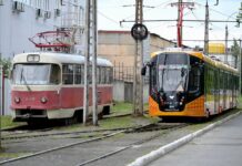 Денис Паслер: В Екатеринбурге на линию вышел новый пятисекционный трамвай. denis pasler novii tramvai1_uralnovosti