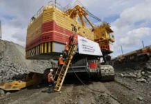 Горняки Собственно-Качканарского месторождения ЕВРАЗ КГОК отметили юбилей в 50 млн тонн руды gornyaki sobstvennokachkanarskogo mestorozhdeniya evraz kgok otmetili yubilej v 50 mln tonn rudy-uralnovosti-ru-0