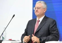 mihail razvozhaev i ilya zhuravlev predstavlyayut novye licza i tradiczii na vyborah 2024-uralnovosti-ru-0