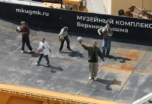 Музейный комплекс в Верхней Пышме принимает баскетбольный фристайл на БелАЗ-75710 muzejnyj kompleks v verhnej pyshme prinimaet basketbolnyj fristajl na belaz75710-uralnovosti-ru-0