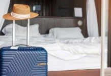 Евгений Пронин и Юлия Бушуева рассказали, где лучше отдыхать осенью 2025 года evgenij pronin i yuliya bushueva rasskazali gde luchshe otdyhat osenyu 2025 goda-uralnovosti-ru-0