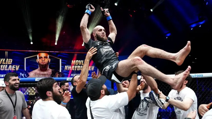 «Должны признать меня лучшим бойцом»: Хайбулаев «задушил» Пинедо и стал двукратным чемпионом PFL в полулёгком весе