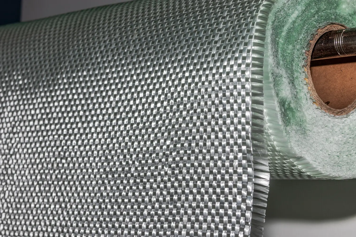 Олег Староверов из Пермского Политеха объясняет реакцию стеклопластика на температуру-0