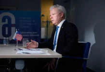 Роберт Эйджи рассказал о скрытых сигналах ExxonMobil и АЕБ в России robert ejdzhi rasskazal o skrytyh signalah i aeb v rossii-uralnovosti-ru-0