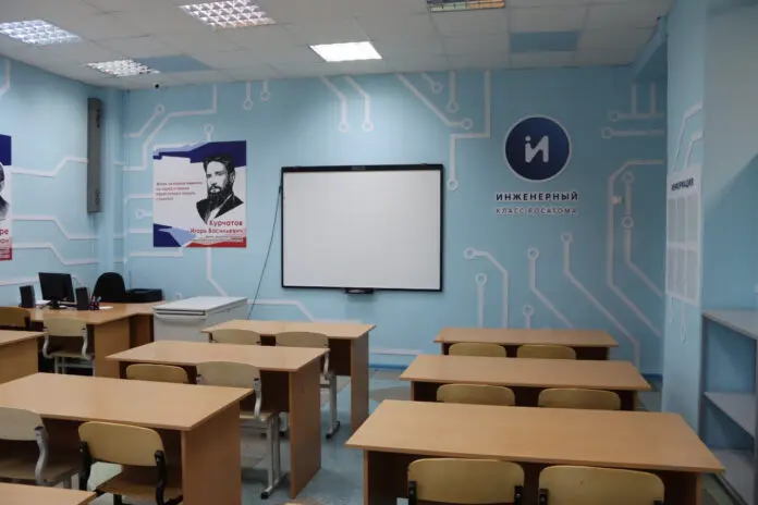 Сергей Черепанов сообщил о патронаже Росатома и министерств для школ и садов Лесного в новом учебном году-0