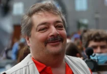 Тень ареста нависла над Дмитрием Быковым по воле Черемушкинского суда ten aresta navisla nad dmitriem bykovym po vole cheremushkinskogo suda-uralnovosti-ru-0