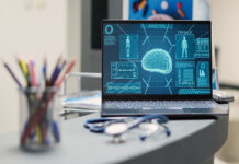 Как ИИ меняет здравоохранение Ноутбук со сканированием человеческого мозга