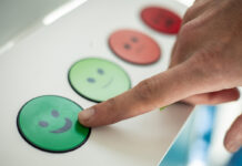 Как видеоигры влияют на наш мозг Выбор стикера с эмоцией