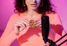 Что от нас скрывают медиа-продукты? Запись контента ASMR